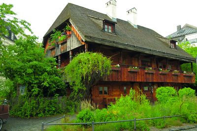 Der Kriechbaumhof in Haidhausen, München, bei unserer Führung – © Heinz Taubmann - Weis(s)er Stadtvogel